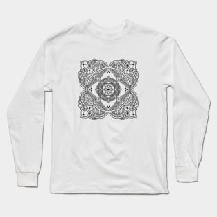 Elegant Lace Henna Tattoo Style Mandala Pattern Long Sleeve T-Shirt